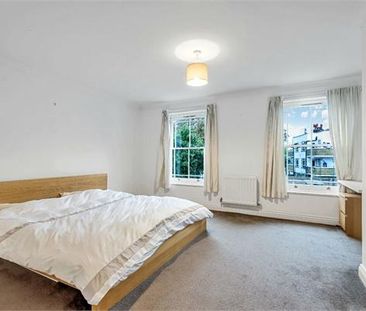 4 bedroom semi-detached house to rent - Photo 4