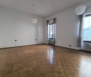 Quadrilocale via Zanata 1, Centro Storico, Monza - Photo 1