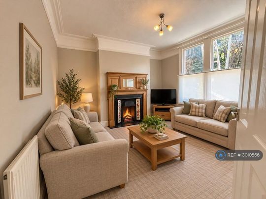 3 bedroom end of terrace house to rent - Photo 1