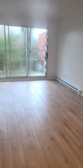 4 1/2 Rénové - Saint-Michel - Photo 1