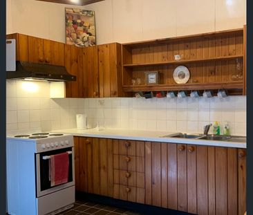 Large Partly Furnished Terrasse House close to shops and public tra... - Photo 3