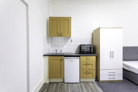 Studio to rent - Photo 5