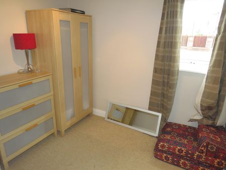 Lakeside Boulevard, Doncaster - Photo 2