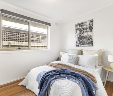 Spacious Family Home - Photo 6