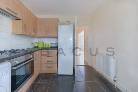 2 Bedroom Flat - Photo 4