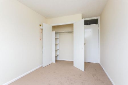 2 bedroom retirement property to rent - Photo 3