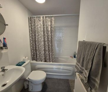 2 bedroom semi-detached house to rent - Photo 5