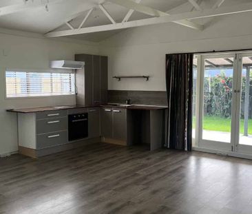 Private & Convenient - Photo 2