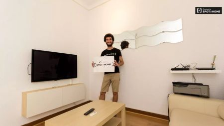 Double bed in Rooms with double beds in a 4 bedroom apartment in La Latina - Foto 2