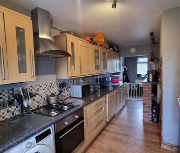 3 bedroom terraced house to rent - Photo 3