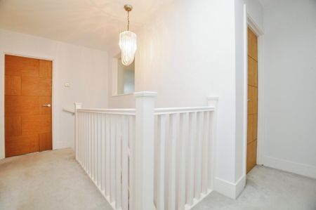4 bedroom detached house to rent - Photo 2