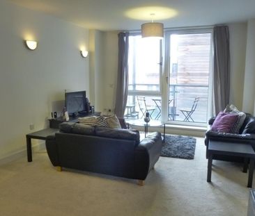 High Street - Photo 4