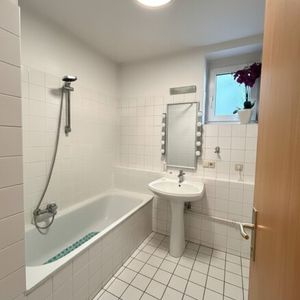 Traumhaftes, fast schon ländliches Wohnen in herrlicher Ruhelage! Großzügige und moderne 2-Zimmer-Wohnung! - Photo 2