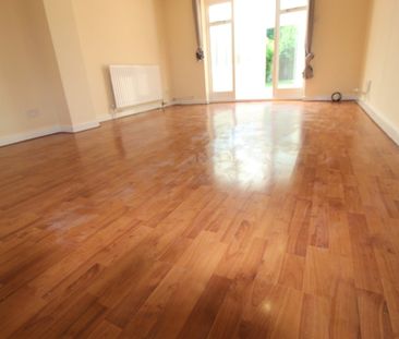 3 Bed Terraced House, Wenlock Gardens, NW4 - Photo 1