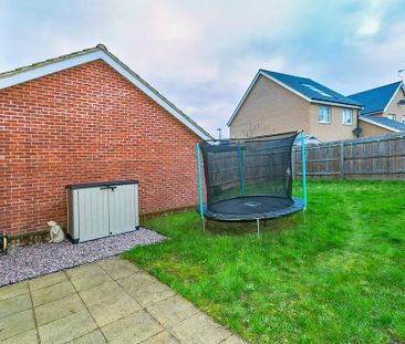 3 bedroom detached house to rent - Photo 4