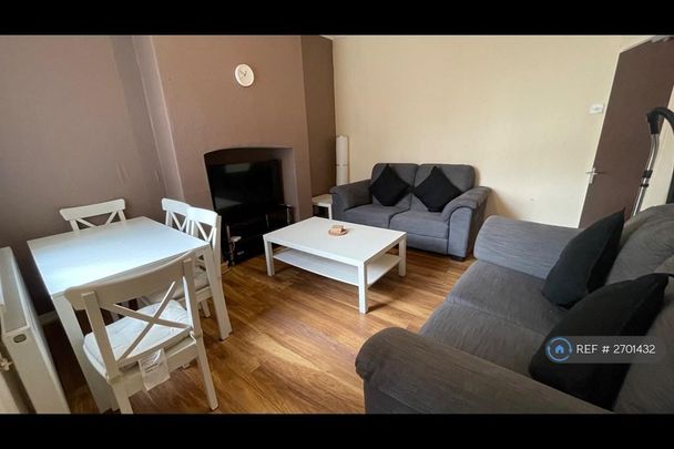 3 bedroom end of terrace house to rent - Photo 1