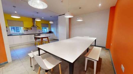 Silver En Suite - Photo 5