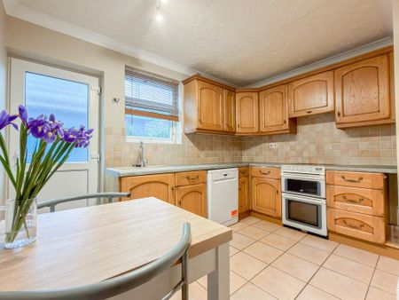 2 bedroom detached bungalow to rent - Photo 4