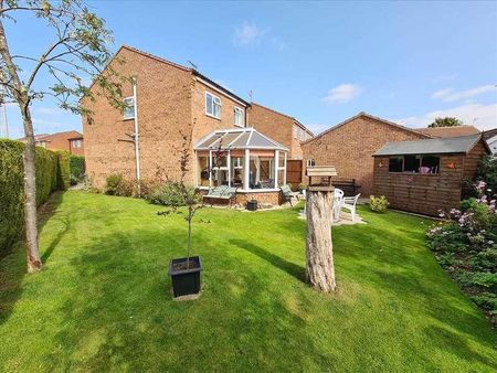 Boundary Pastures, Sleaford, NG34 - Photo 3