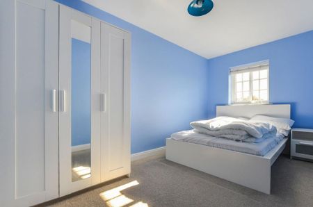 2 bedroom penthouse to rent - Photo 4