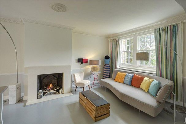 4 bedroom end of terrace house to rent - Photo 1