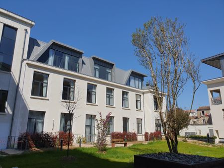 Location Appartement 1 pièce 29m² LA ROCHELLE 17000 - Photo 5