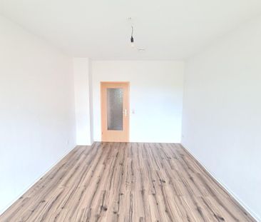 geräumige 2,5 Raum Wohnung auf Wunsch mit EBK - Photo 1