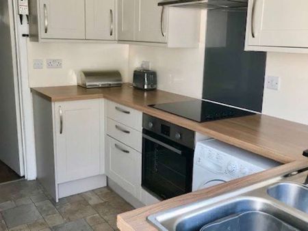 Lovely 4 Bed Student Home With Lots of Shared Space First Floor Medium Double - Photo 5