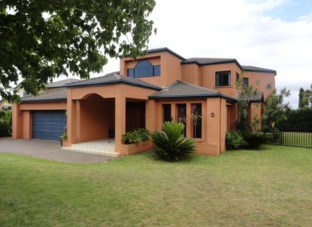 Spacious Executive Home in Prestigious Middle Ridge - Photo 5