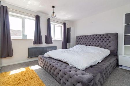 4 bedroom detached house to rent - Photo 3