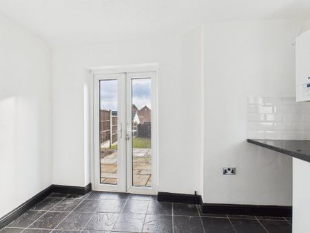 2 bedroom semi-detached house to rent - Photo 2