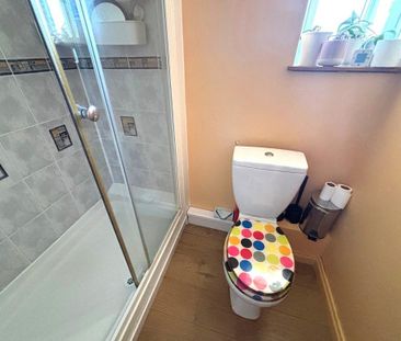 2 bedroom flat to rent - Photo 2