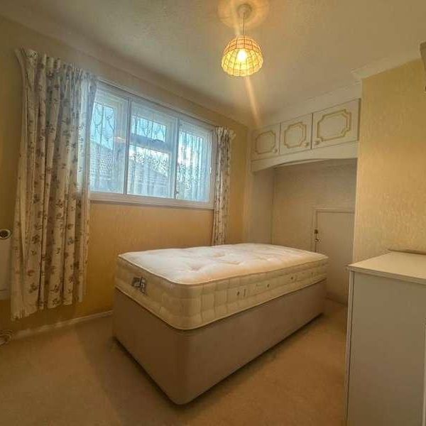 Slough, Berkshire, SL3 - Photo 1