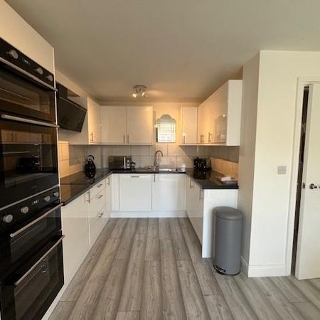 1 bedroom in a house share to rent - Photo 3