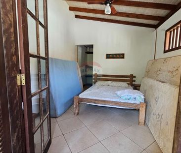 Refúgio Moderno em Cocaia: Casa com Piscina e Jardim - Photo 1