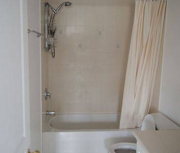 For Lease - 1129 Beneford Road, Oshawa, Ontario - Photo 4