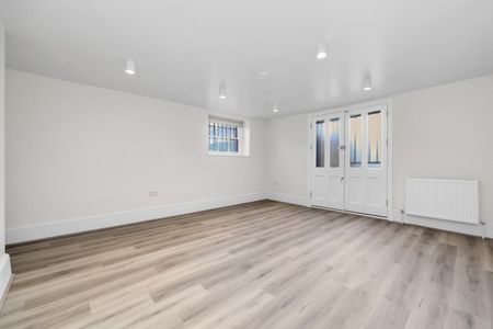 2 bedroom Flat To Let Total Size: 894 SQ FT - Photo 3