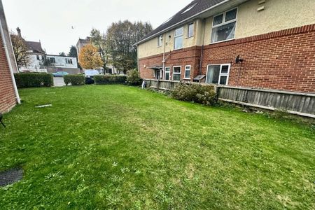 Florence Road, BOURNEMOUTH - Photo 2