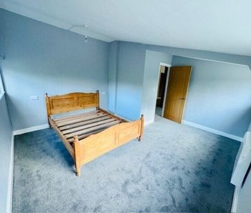 Staplecross - Photo 2