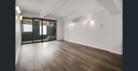 Modern warehouse conversion - Photo 2