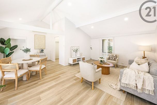 Well-Presented & Fully Renovated North-Facing Villa - Photo 1