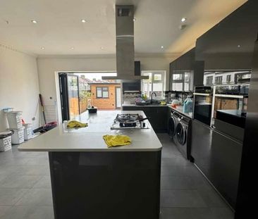 6 Bed Terraced House, Thornhill Gardens, IG11 - Photo 6