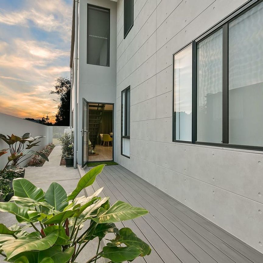 Beautiful 3 Bedroom Home in Sunshine Cove&excl; - Photo 1