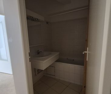 Location Appartement 2 pièces 56m² LILLE 59000 - Photo 3