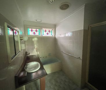 3 Bedroom Home with plenty of Character ! - Photo 3