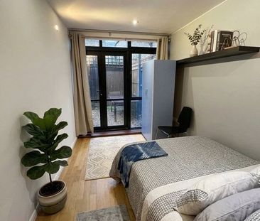 Room in a Shared House, Rush Common Mews, SW2 - Photo 1