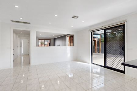 Beautiful and Functional Family Sized Home - Photo 2