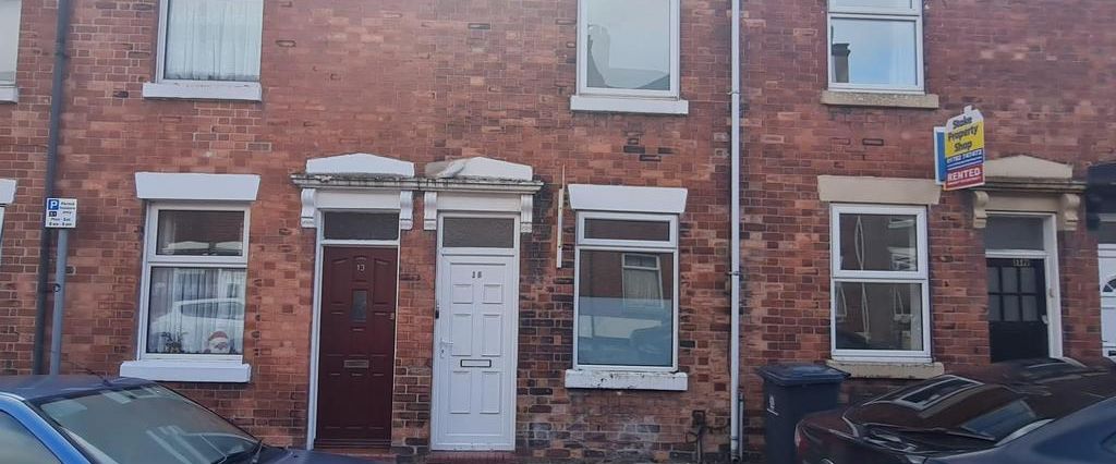 3 bedroom house of multiple occupation to rent - Photo 1