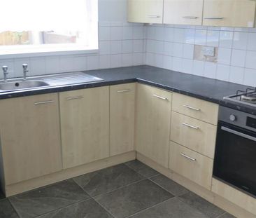 2 bedroom terraced house to rent - Photo 2