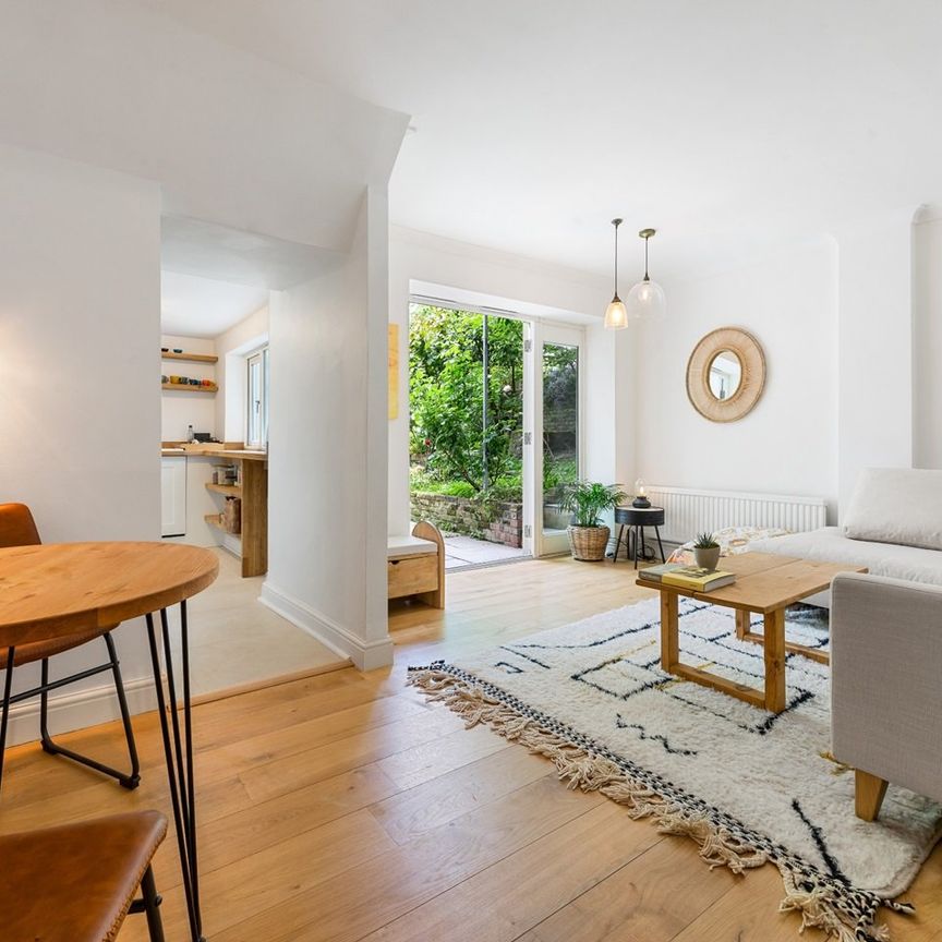 2 Bed Flat, Greenwood Road, E8 - Photo 1